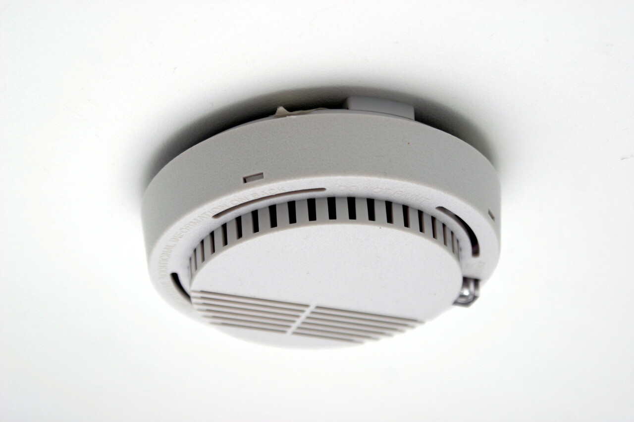 Image of smoke detector.